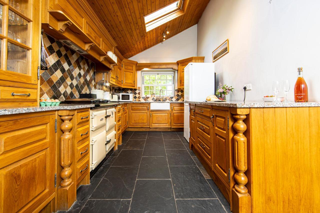 Swansea Valley Holiday Cottages Cilybebyll Bagian luar foto