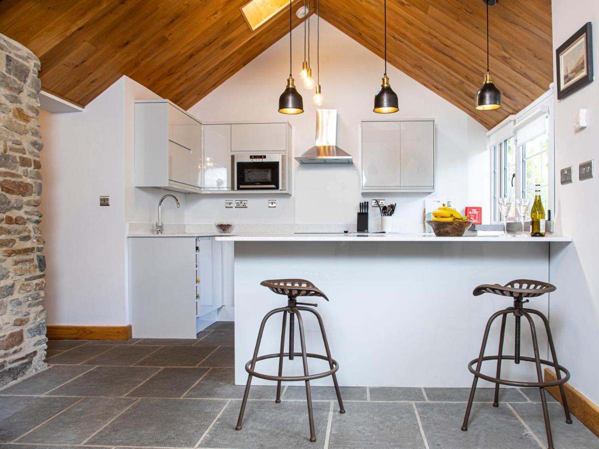 Swansea Valley Holiday Cottages Cilybebyll Bagian luar foto