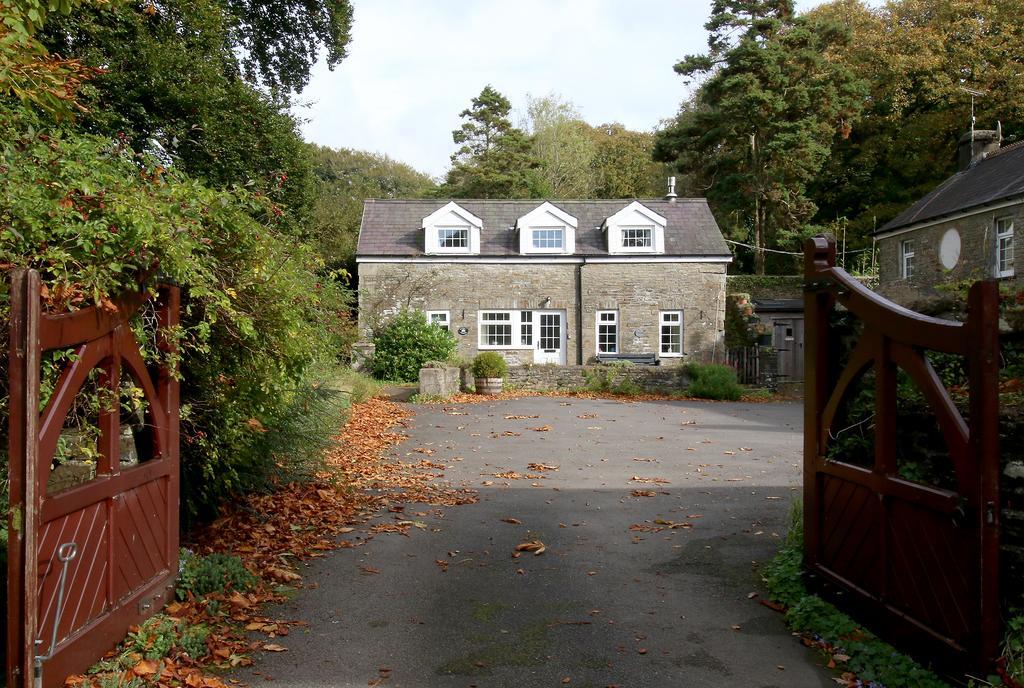 Swansea Valley Holiday Cottages Cilybebyll Bagian luar foto